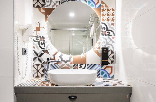 Kaleici Apartment | Studio Flat with Garden near Hadrians Gate