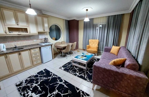 Side Hotel | Summer Rose Hotel