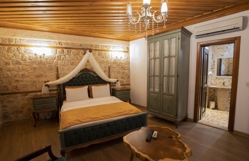 Kaleici Hotel | White Garden Hotel