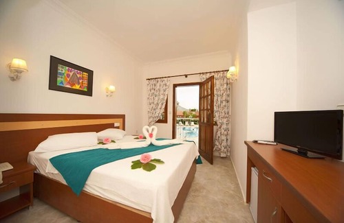 Oludeniz City Center Hotel | White Hotel