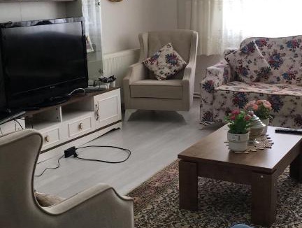 Karabaglar Apartment | 100m2 apartment, central location, free parking