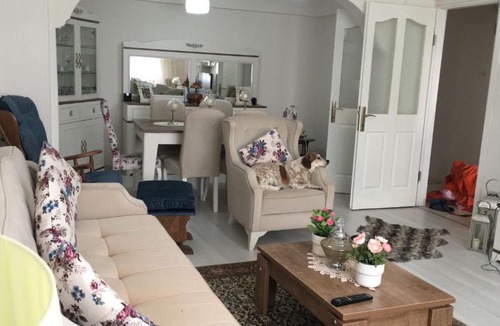 Karabaglar Apartment | 100m2 apartment, central location, free parking