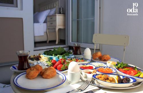 Bozcaada Bed & Breakfast | 19 Oda Bozcaada