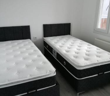 Bornova Apartment | 1Aileye-Firma Çalışanlarına EGE Üniversite & Hastanesi YAKINI