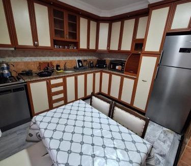 Bornova Apartment | 1Ege üniversitesi ve hastanesine çok yakın aileye