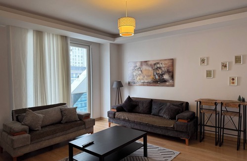Esenyurt Apartment | 2 Bedroom 1 Living roombig apartment with AC, WiFi,Free Parking