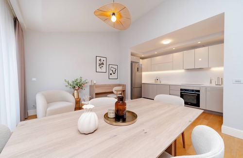 Taksim Apartment | 2-Bedroom and 2-Bathroom - Central Location - New Building - Elevator - Parking