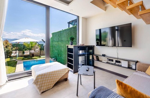 Dilovasi Villa | 2 Superior Villa Istmal Havuz ve Deniz Manzara
