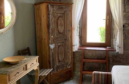Behram House | 2 Unique stone houses nearby the ancient city- sleeps 12