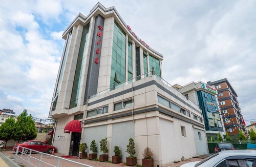 Pendik Apartment | 216 Hill
