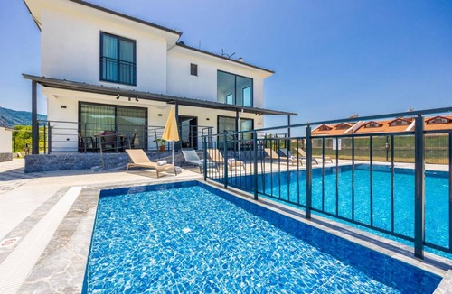 Dalyan Villa | 252 m² Villa ∙ 5 bedrooms ∙ 9 guests