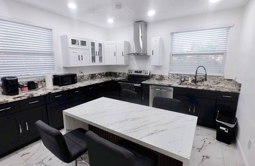 Bolaman Belediyesi House | 3-bedroom 2-bath house in beautiful St. Petersburg nr Parks