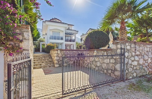 Oludeniz Villa | 4 bed Twin Villa One with own private swimming pool
