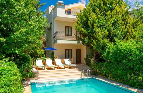 Kalkan Villa | 5 Bedroom Villa with Sea View in Kalkan Center - Helisonia