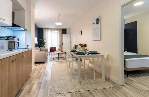 Cihangir Apartment | 5 min Walk to Taksim Square & Galata sleeps 4