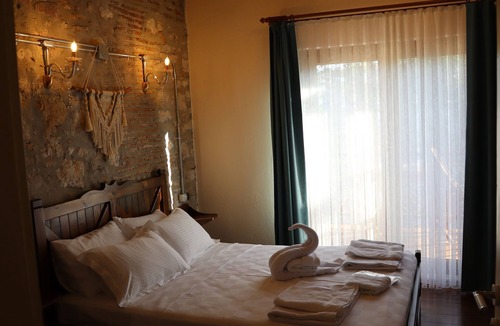 Ayvalik City Center Hotel | Akhan Guest House