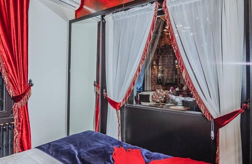 Gumussuyu Mahallesi Apartment | Allegory of Taksim 2B