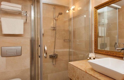 Kucukcekmece Hotel | Alrazi Hotel