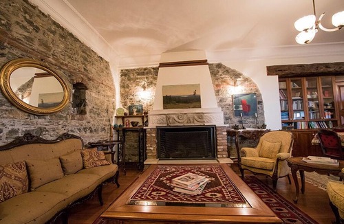 Altinoluk Bed & Breakfast | Altin Cesmeli Konak
