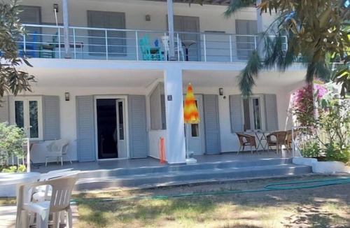 Mithatpasa Apartment | Apartment with garden directly on the beach D.3nn