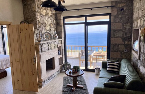 Ayvacik Hotel | Assos Karadut Taş Otel