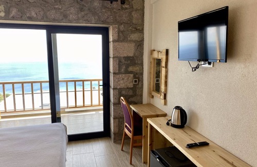 Ayvacik Hotel | Assos Karadut Taş Otel