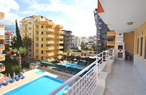 Seki Apartment | Attractive apartment - right down to the beach