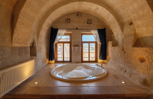 Cavusin Hotel | Azure Cave Suites