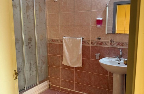 Artikli Hotel | Baris Aile Oteli