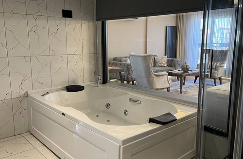 Kesan Hotel | Bloom Suite