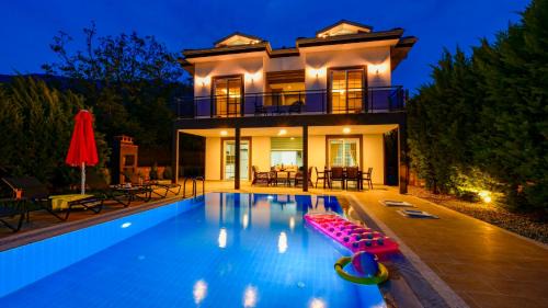Hisaronu Villa | Blue - 4 Bedroom Holiday Villa in Hisarönü