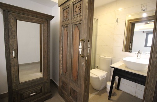 Bozcaada Hotel | Bozcaada Defne Bag Evi