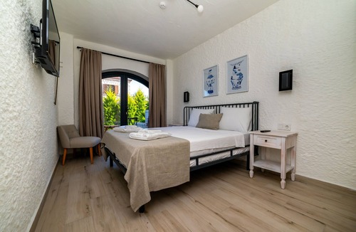 Hacımemis Hotel | Cemal Alaçatı Hotel