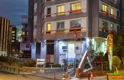 Gayrettepe Apartment | Central and Luxury Residence in Istanbul Besiktas