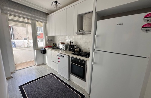Antalya City Centre Apartment | Charming 2-bedroom apartment with WiFi and AC in enchanting Antalya