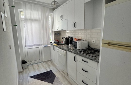 Antalya City Centre Apartment | Charming 2-bedroom apartment with WiFi, AC in fabulous Antalya