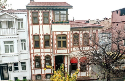 Istanbul City Center House | Charming Greco-Ottoman Mansion with Modern Comforts in Historic Balat