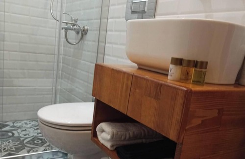 Konak House | Charming Room in Historic Konak, Turkey - Family-Friendly Retreat