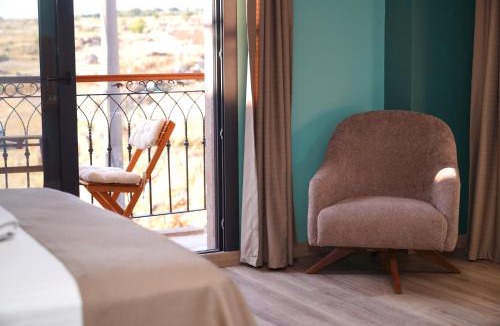 Ayvalik Bed & Breakfast | Charming Stone Studio with Balcony & Breakfast-8