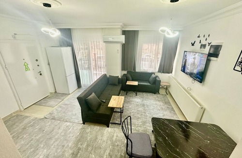 Kepez Apartment | Chic 2-bedroom apartment with WiFi, AC in marvelous Antalya