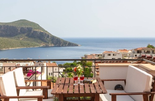 Kalkan Villa | Comfortable 3 Bedroom Villa with private pool within easy walk to Kalkan centre