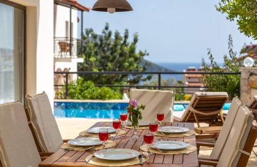 Kalkan Villa | Comfortable 3 Bedroom Villa with private pool within easy walk to Kalkan centre