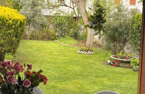 Silivri Villa | Comfortable villa with pool and garden /50 mt from the beach
