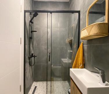 Moda Apartment | Cosy flat with a garden in central Kadikoy