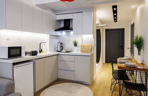 Cihangir Apartment | Cozy 2 Bedroom Apartment At Monnas Suite