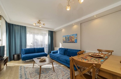Liman Mahallesi Apartment | Cozy Flat with Balcony near Beach in Konyaalti
