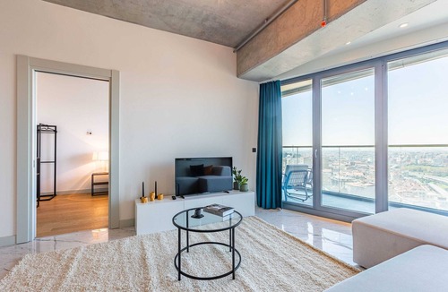 Bomonti Apartment | Cozy Flat with City View and Balcony in Sisli