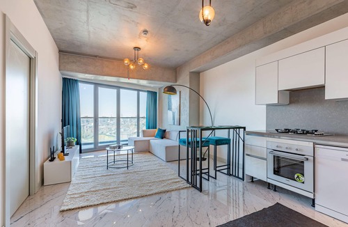 Bomonti Apartment | Cozy Flat with City View and Balcony in Sisli