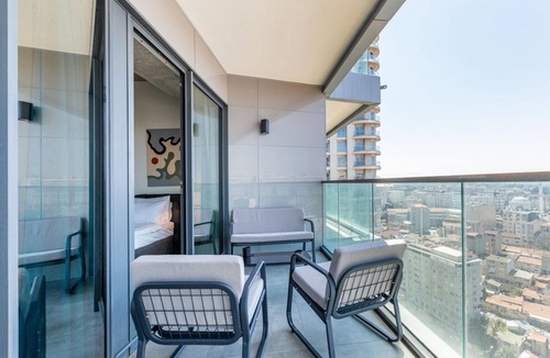Bomonti Apartment | Cozy Flat with City View and Balcony in Sisli