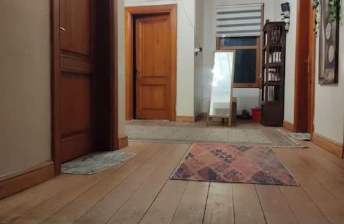 Fatih Apartment | Cozy Room l Central Location l Wooden Mansion